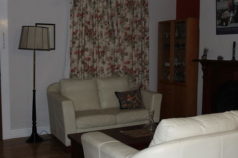 Boot Makers Cottage - Geraldton Accommodation 10