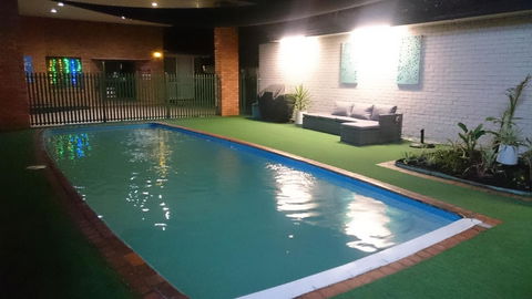 Adelong Motel - Geraldton Accommodation 2