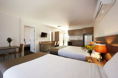 Adelong Motel - Geraldton Accommodation 3