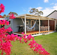 Hayes Beach House - Jervis Bay - Pet Friendly - Geraldton Accommodation