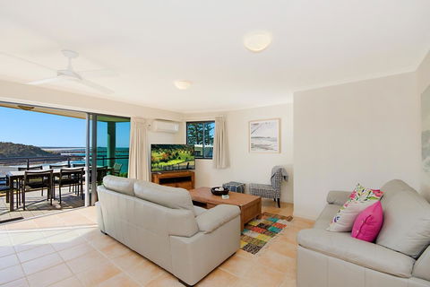 The Cove Yamba - Geraldton Accommodation 11