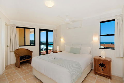 The Cove Yamba - Geraldton Accommodation 9