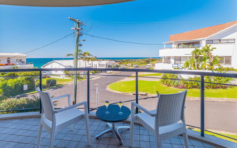 The Cove Yamba - Geraldton Accommodation 0