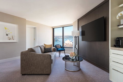 Four Seasons Hotel Sydney - Geraldton Accommodation 1