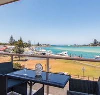 Shoreline 7 with 180 degree water views - Geraldton Accommodation