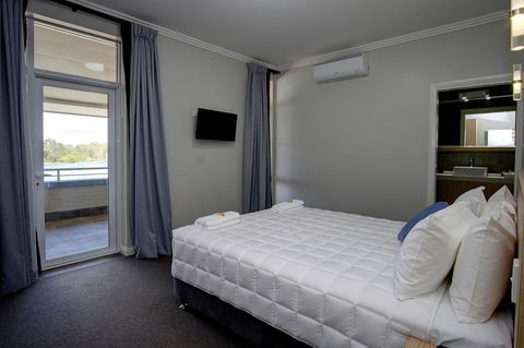 Lakes And Ocean Hotel Forster - Geraldton Accommodation 12
