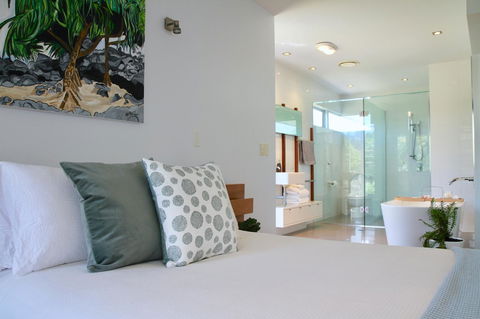 Casuarina Beachfront House - Hostie Properties - Geraldton Accommodation 9