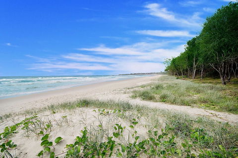 Casuarina Beachfront House - Hostie Properties - Geraldton Accommodation 2