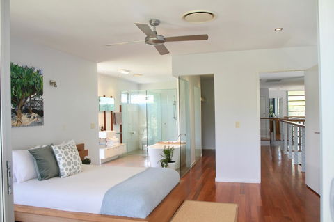 Casuarina Beachfront House - Hostie Properties - Geraldton Accommodation 3