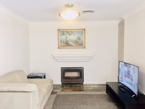 Beautiful Family Holiday House - Geraldton Accommodation 5