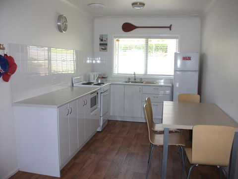 Tomaree Lodge - Geraldton Accommodation 2