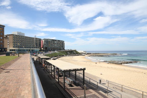 Arena Luxury Beachfront Apartment - Geraldton Accommodation 32