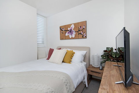 Arena Luxury Beachfront Apartment - Geraldton Accommodation 24