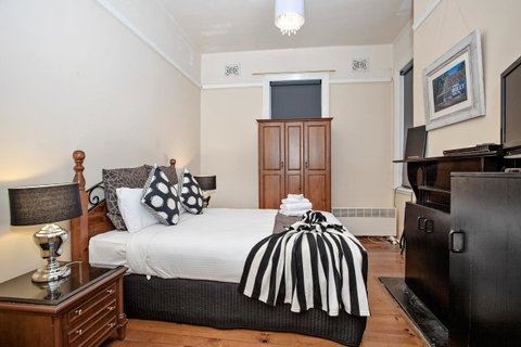 Sydney Harbour Bed And Breakfast - Geraldton Accommodation 3