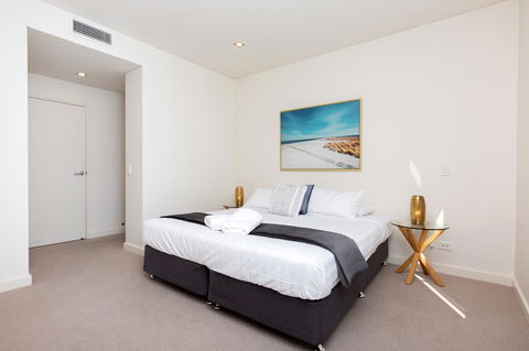 The Penthouse - Geraldton Accommodation 13