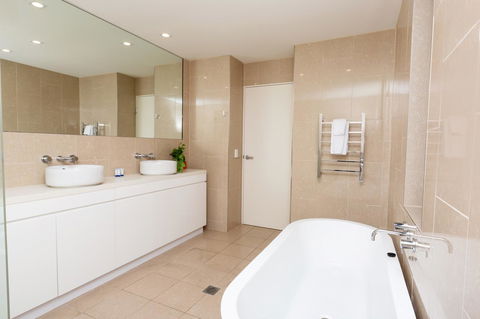 The Penthouse - Geraldton Accommodation 14