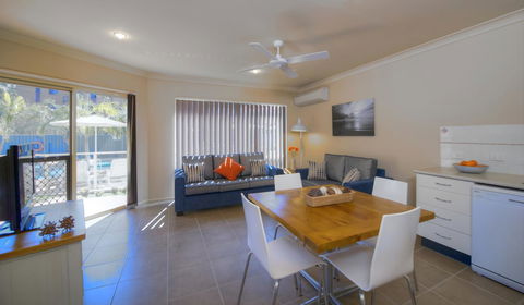 Marty's @ Little Beach - Geraldton Accommodation 14