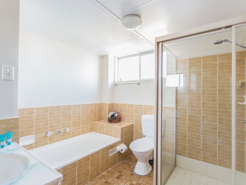 Aquarius 9 - Geraldton Accommodation 12