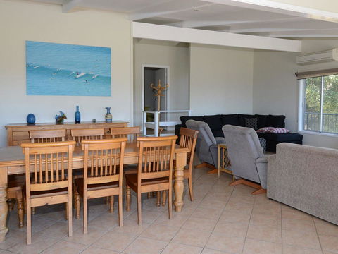 2 Cliff Road - Geraldton Accommodation 3