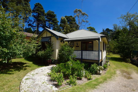 Allegra Cottage Of Leura - Geraldton Accommodation 11