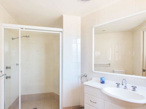 Millennium 102 With Pool In Complex - Geraldton Accommodation 5