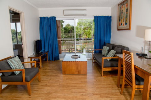Cullen Bay Resorts - Geraldton Accommodation 4