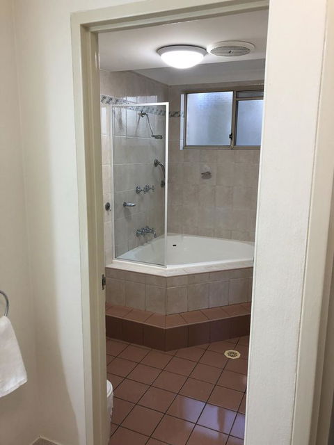 Beaches Serviced Apartments - Geraldton Accommodation 9