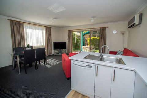 Beaches Serviced Apartments - Geraldton Accommodation 19