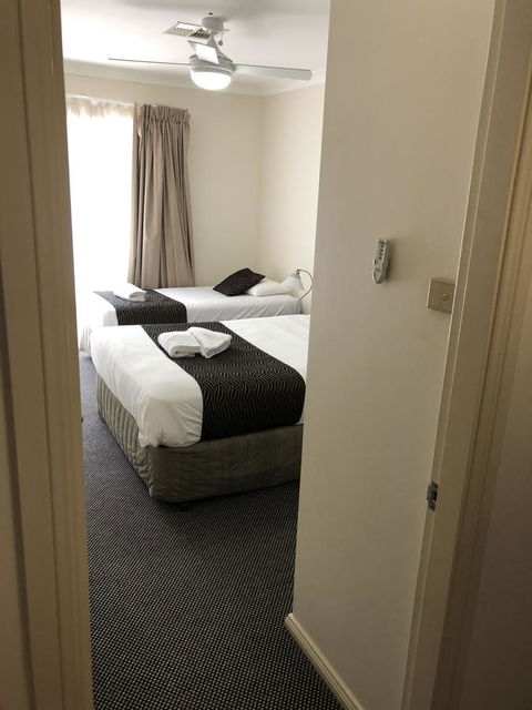 Beaches Serviced Apartments - Geraldton Accommodation 4