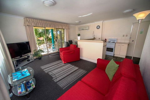 Beaches Serviced Apartments - Geraldton Accommodation 12