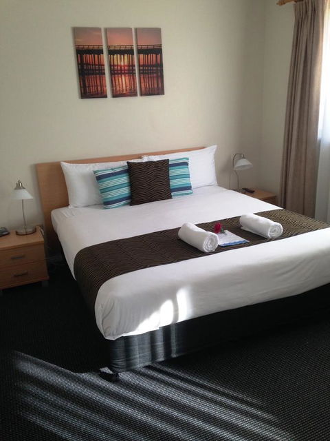 Beaches Serviced Apartments - Geraldton Accommodation 40