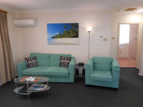 Beaches Serviced Apartments - Geraldton Accommodation 25