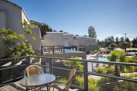 Corrigans Cove - Geraldton Accommodation 3