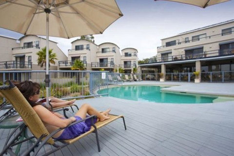 Corrigans Cove - Geraldton Accommodation 18
