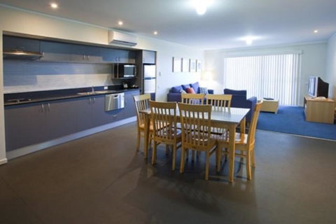 Corrigans Cove - Geraldton Accommodation 5