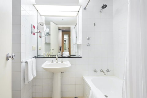 Crowne Plaza Canberra, An IHG Hotel - Geraldton Accommodation 26