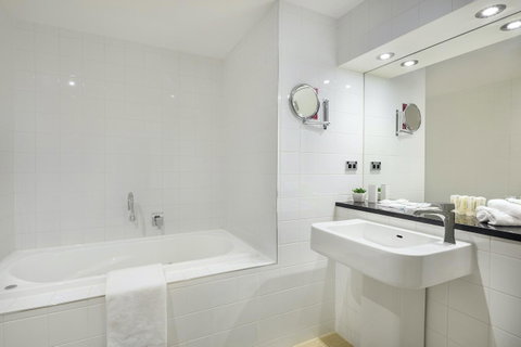 Crowne Plaza Canberra, An IHG Hotel - Geraldton Accommodation 28