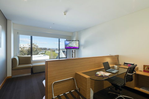 Crowne Plaza Canberra, An IHG Hotel - Geraldton Accommodation 15