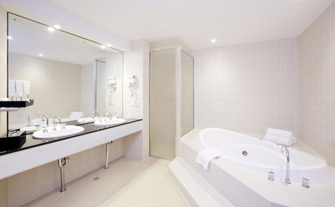 Crowne Plaza Canberra, An IHG Hotel - Geraldton Accommodation 20