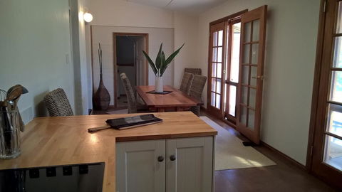 Book Keepers Cottage - Geraldton Accommodation 2