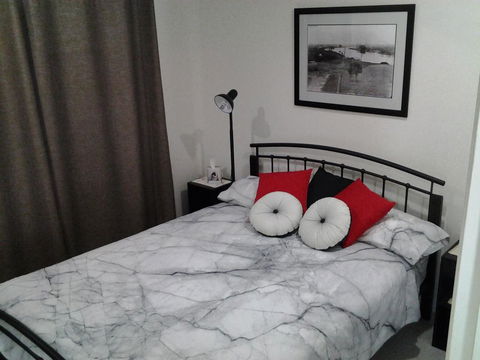 Bottlebrush B & B - Geraldton Accommodation 3