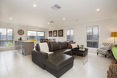 BOUTIQUE STAYS - Carinya - Geraldton Accommodation 0