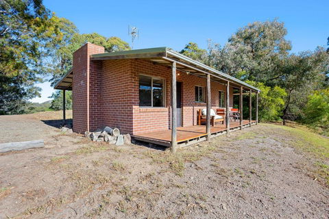 Braeside Cabin Four - Ziera - Geraldton Accommodation 0