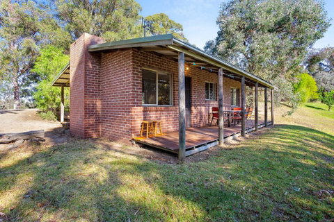 Braeside Cabin Three - Parsonsia - Geraldton Accommodation 0