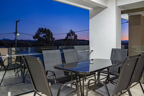 Brand New Executive Living - Geraldton Accommodation 1