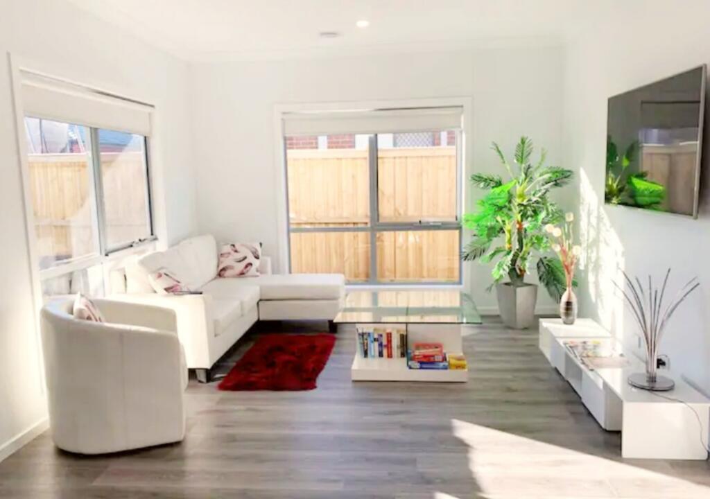Charlemont ACT Geraldton Accommodation