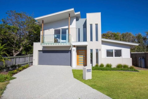 Brand New PRIZE HOME 50m Path To Beach - Geraldton Accommodation 3