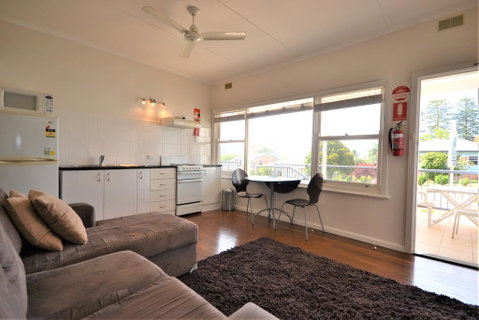 Breakers 2 2 Hill Street - Geraldton Accommodation 2