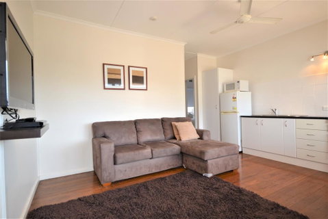 Breakers 2 2 Hill Street - Geraldton Accommodation 1