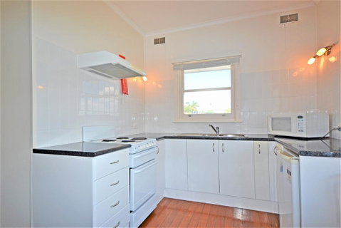 Breakers 4 2 Hill Street - Geraldton Accommodation 2